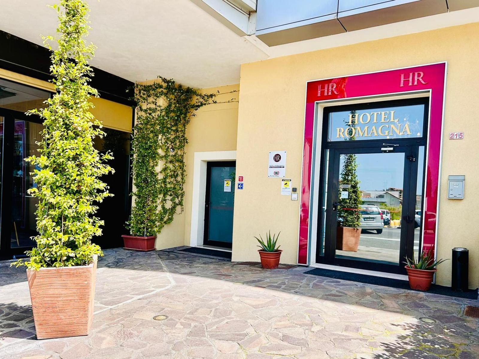 Hotel Romagna Чезена Екстериор снимка