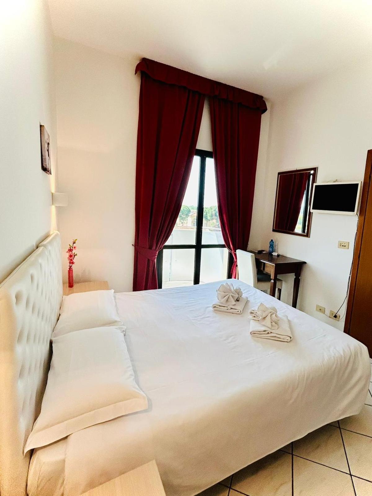 Hotel Romagna Чезена Екстериор снимка